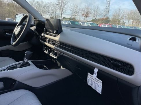 Certified 2024 Honda HR-V LX image 32