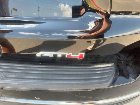 Used 2022 GMC Yukon XL AT4 AWD/4WD image 6