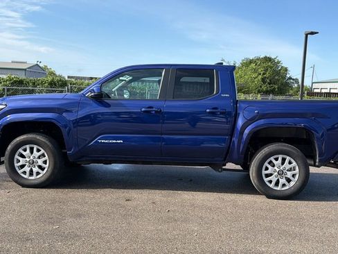 Used 2024 Toyota Tacoma SR5 RWD image 10