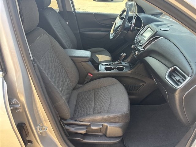 Used 2018 Chevrolet Equinox LT AWD/4WD image 19