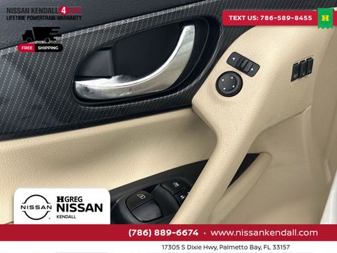 Used 2017 Nissan Rogue SL w/ SL Premium Package image 17