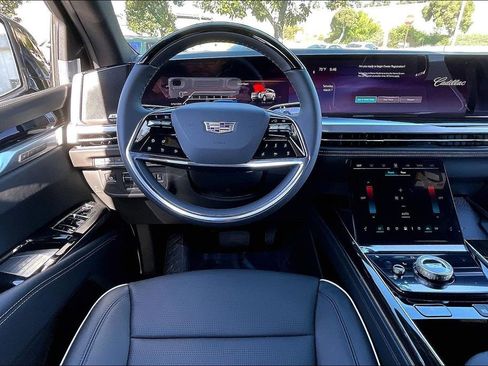 New 2026 Cadillac Escalade ESV Luxury image 21