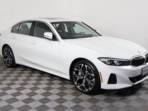 Used 2025 BMW 330i Sedan w/ Convenience Package RWD image 3