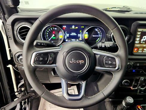 Used 2023 Jeep Wrangler Sahara image 13