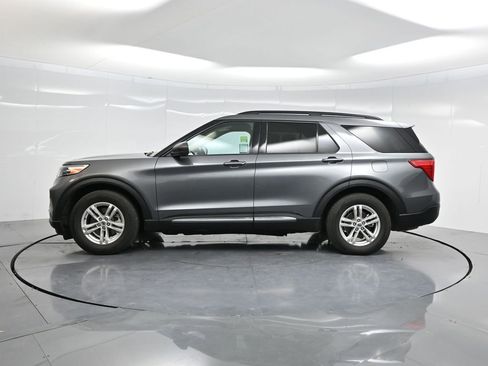 Used 2022 Ford Explorer XLT image 41