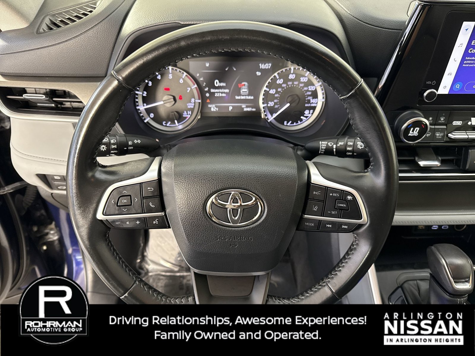 Used 2023 Toyota Highlander LE FWD image 11