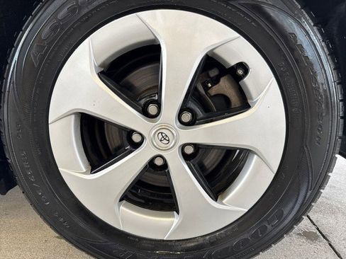 Used 2013 Toyota Prius Three image 5