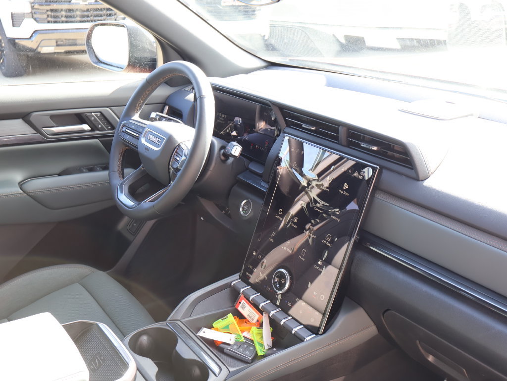 New 2027 GMC Terrain AT4 w/ Convenience Package III AWD/4WD image 36