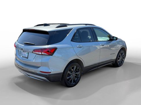 Used 2023 Chevrolet Equinox RS FWD image 5
