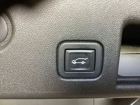 Used 2020 Chevrolet Equinox Premier w/ Premier Redline Edition AWD/4WD image 18