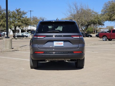 New 2025 Jeep Grand Cherokee Altitude image 5