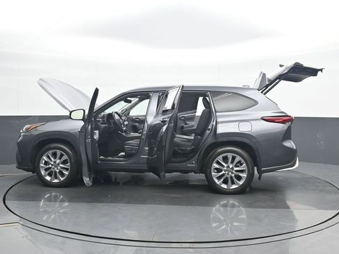 Used 2021 Toyota Highlander Limited AWD/4WD image 38