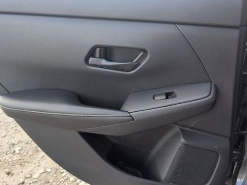 Used 2025 Nissan Sentra SV FWD image 26
