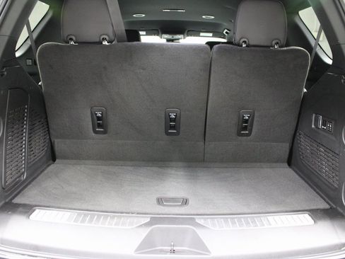 Used 2024 Chevrolet Tahoe Z71 image 40