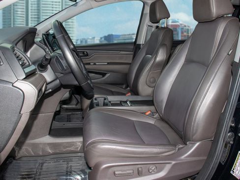 Certified 2018 Honda Odyssey Touring image 15