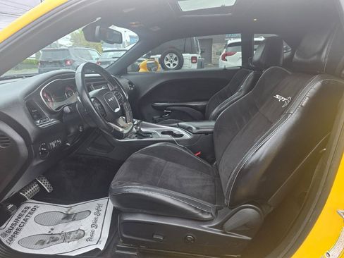 Used 2017 Dodge Challenger SRT Hellcat RWD image 14