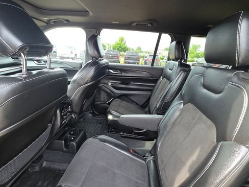 Used 2023 Jeep Grand Cherokee L Laredo AWD/4WD image 13