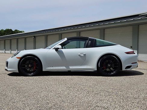 Certified 2019 Porsche 911 Targa 4 GTS AWD/4WD image 2