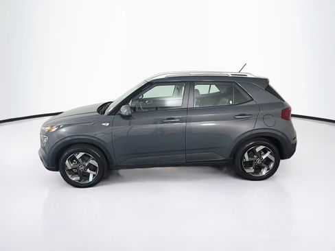 Used 2025 Hyundai Venue SEL FWD image 4