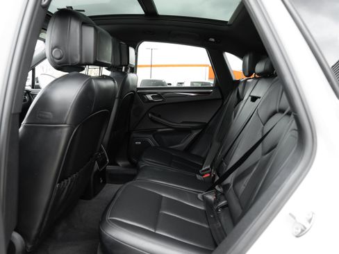 Used 2021 Porsche Macan S AWD/4WD image 25