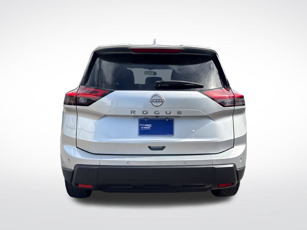 Used 2025 Nissan Rogue SV FWD image 4