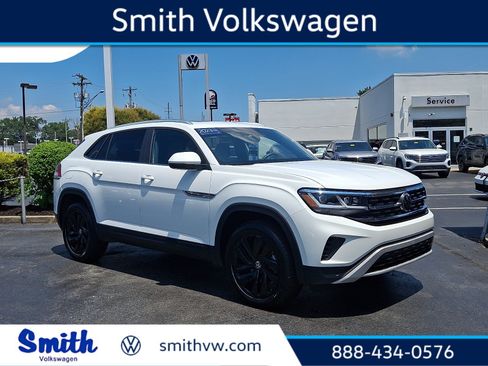 Certified 2023 Volkswagen Atlas Cross Sport SE w/ Panoramic Sunroof Package AWD/4WD image 1