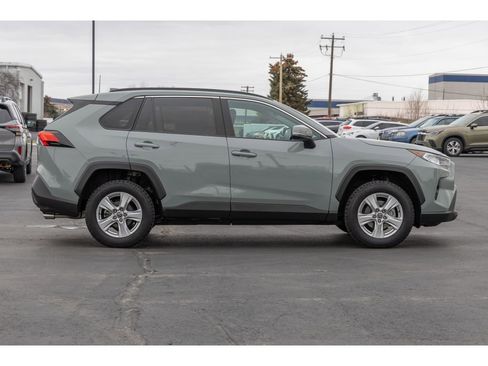 Used 2021 Toyota RAV4 XLE image 2