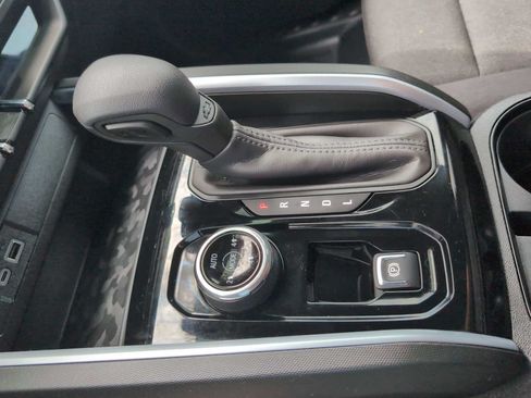 Used 2024 Chevrolet Colorado Trail Boss w/ LPO, Dark Essentials Package AWD/4WD image 15