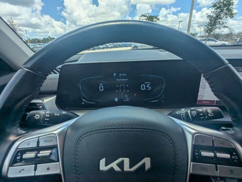 Certified 2025 Kia Telluride S FWD image 35