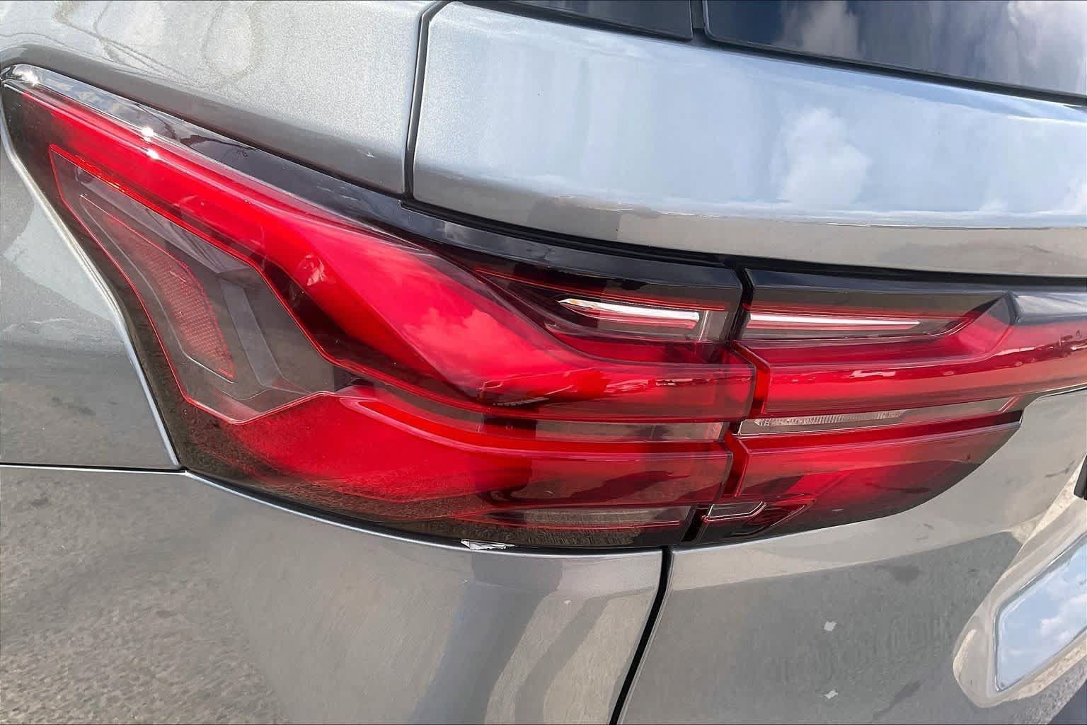 Used 2023 Chevrolet Traverse LS w/ Safety Package FWD image 28
