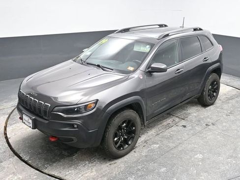 Used 2019 Jeep Cherokee Trailhawk w/ Comfort/Convenience Group image 17