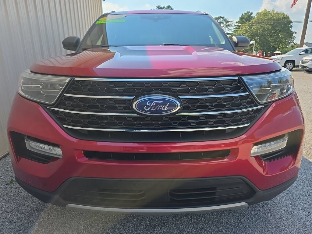 Used 2020 Ford Explorer XLT w/ Equipment Group 202A AWD/4WD image 12