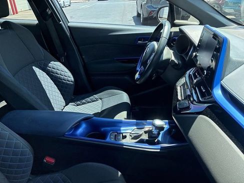 Used 2021 Toyota C-HR XLE FWD image 24