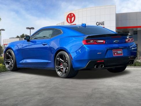 Used 2018 Chevrolet Camaro SS RWD image 6