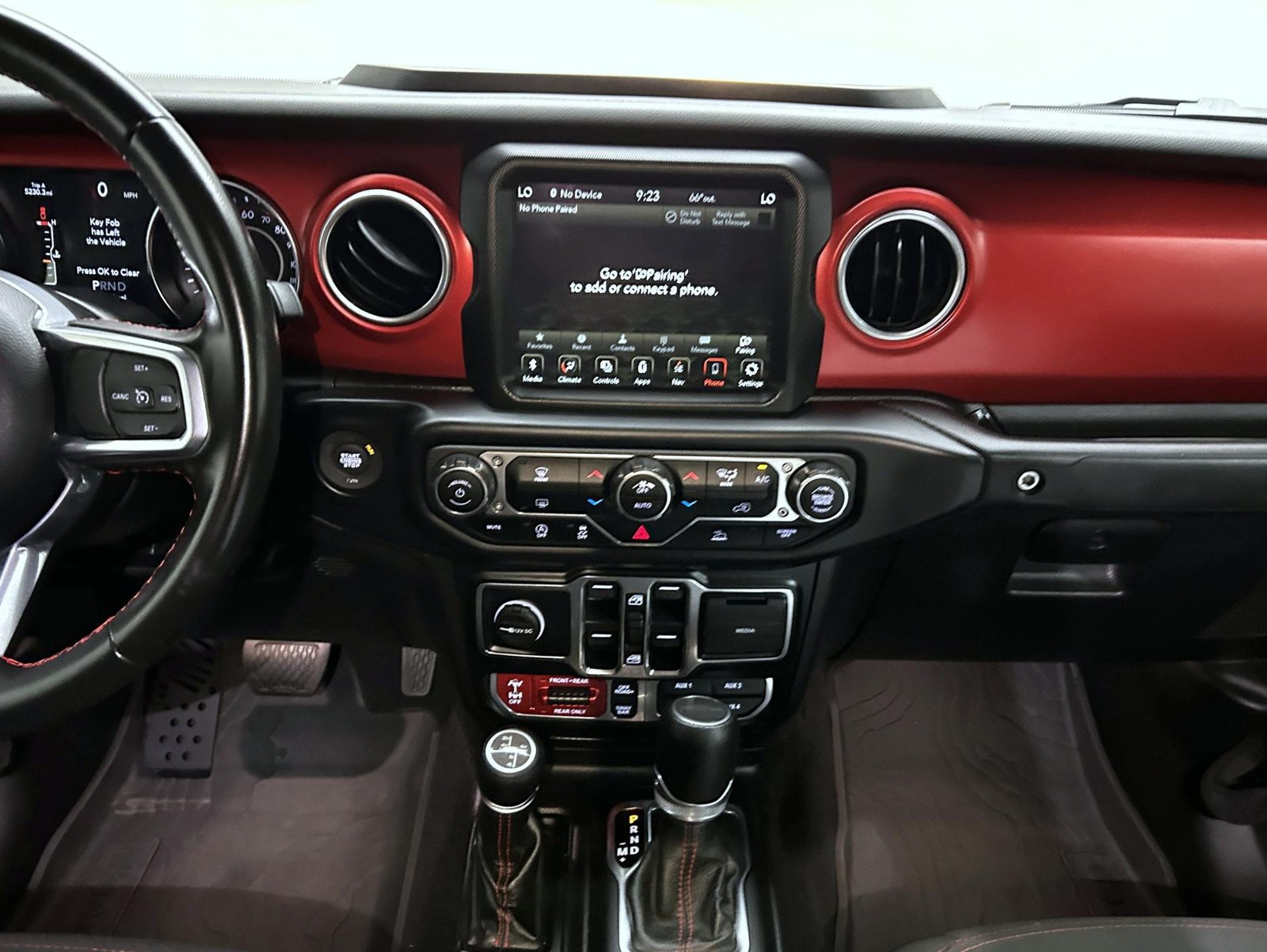 Used 2022 Jeep Gladiator Rubicon w/ Trailer Tow Package AWD/4WD image 13