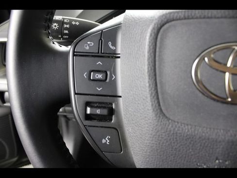 Used 2025 Toyota Prius LE FWD image 19