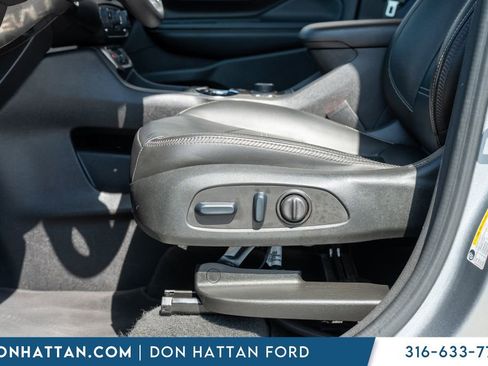 Used 2024 GMC Terrain Denali AWD/4WD image 21