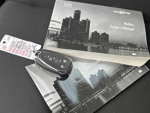 Used 2022 Chevrolet Malibu LT image 33