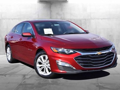 Used 2024 Chevrolet Malibu LT image 2