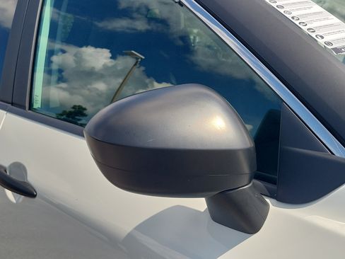 Used 2024 Nissan Rogue S FWD image 10