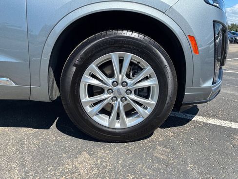 Used 2024 Cadillac XT6 Luxury w/ LPO, Floor Liner Package AWD/4WD image 9