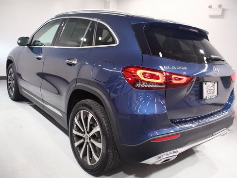 Used 2022 Mercedes-Benz GLA 250 4MATIC image 13