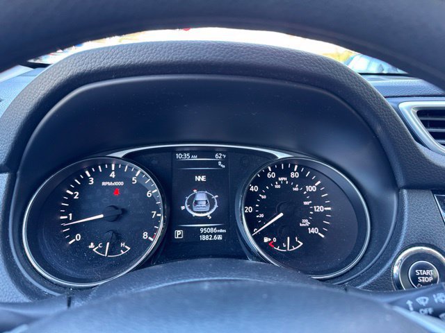 Used 2016 Nissan Rogue SV w/ SV Premium Package AWD/4WD image 12