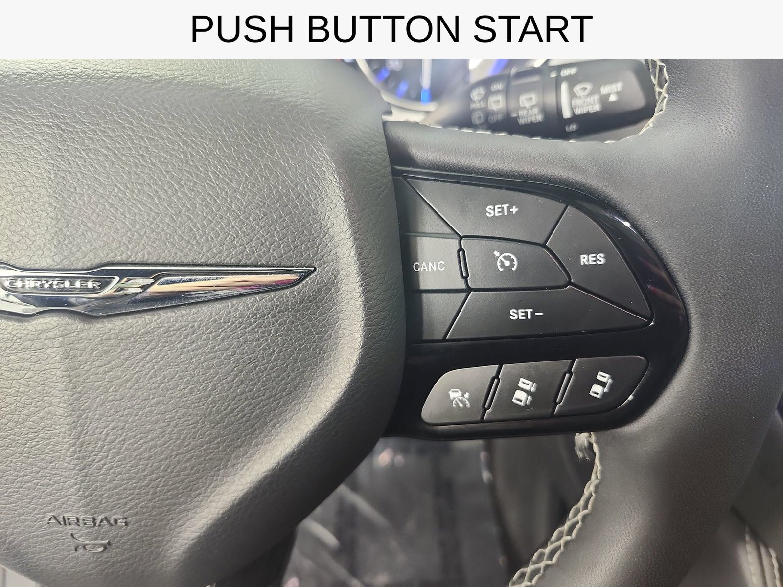 Used 2025 Chrysler Pacifica Limited FWD image 13