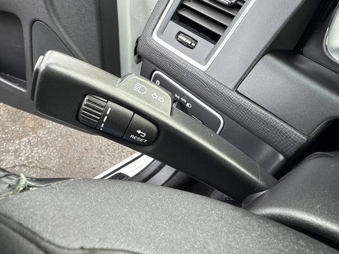 Used 2015 Volvo XC60 T5 Premier image 30