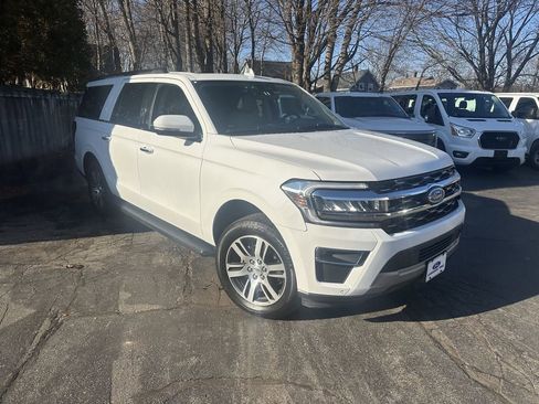 Used 2024 Ford Expedition Max Limited AWD/4WD image 3