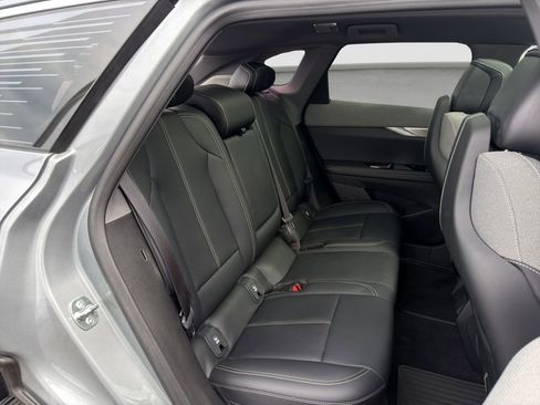 Used 2025 Cadillac Optiq Luxury 1 AWD/4WD image 19