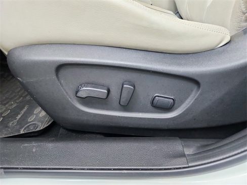 Used 2018 Nissan Rogue Sport SL image 20