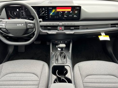 New 2025 Kia K4 EX image 15