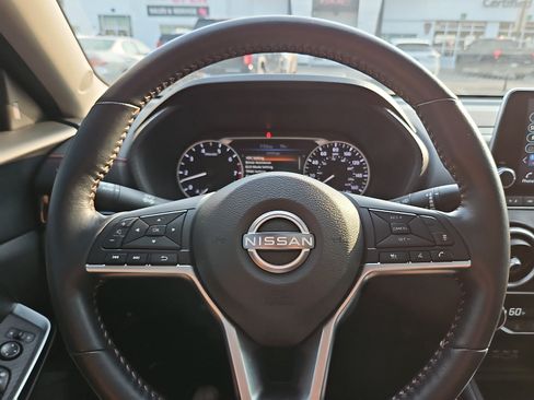 Used 2024 Nissan Sentra SR w/ SR Premium Package FWD image 19